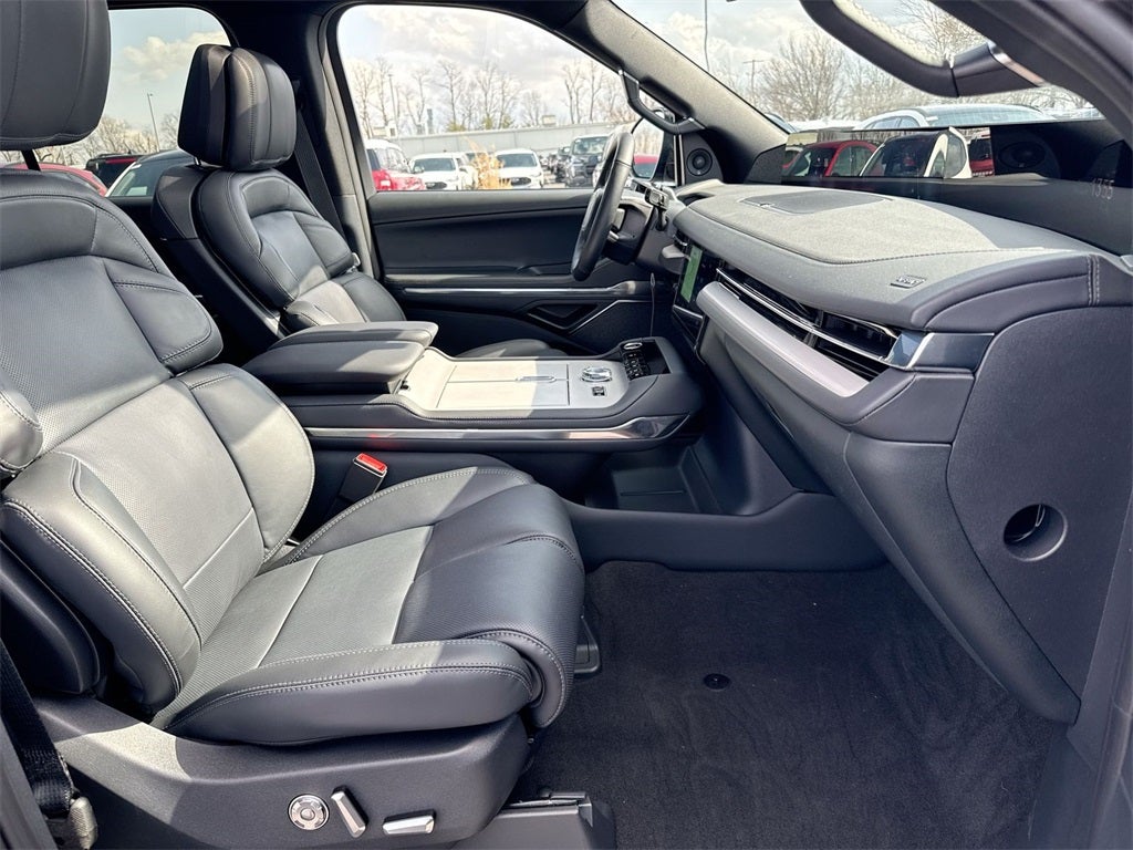 2026 Lincoln Navigator L Reserve