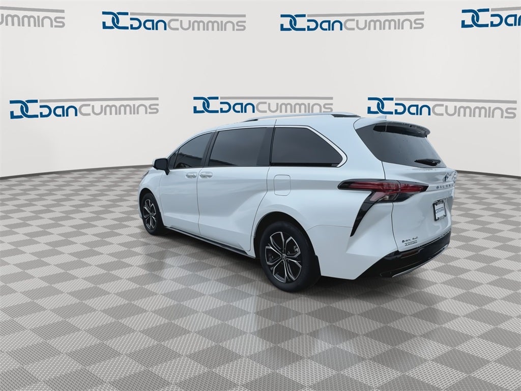 2025 Toyota Sienna Platinum