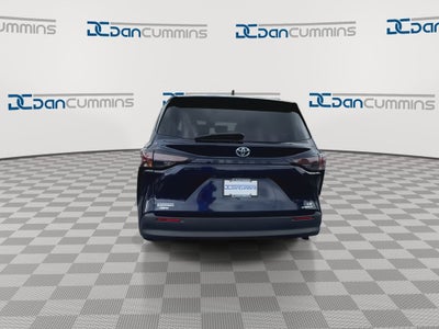 2024 Toyota Sienna LE