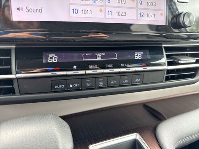 2024 Toyota Sienna LE