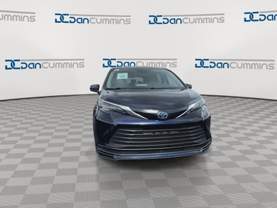 2024 Toyota Sienna LE