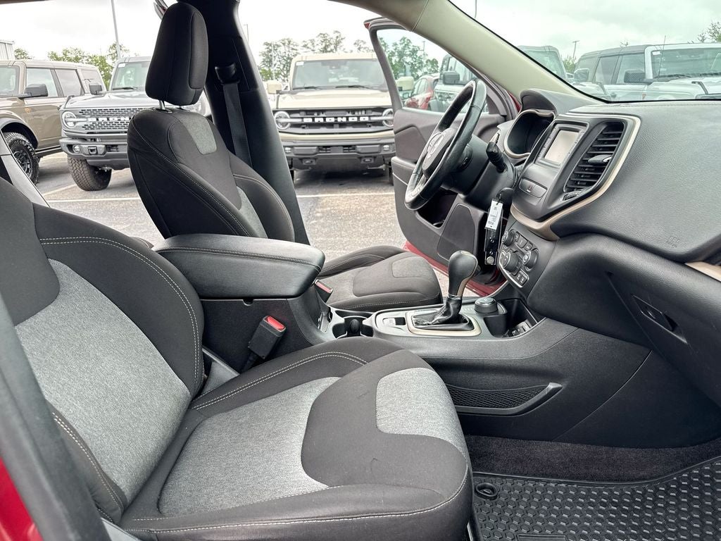 2017 Jeep Cherokee Sport