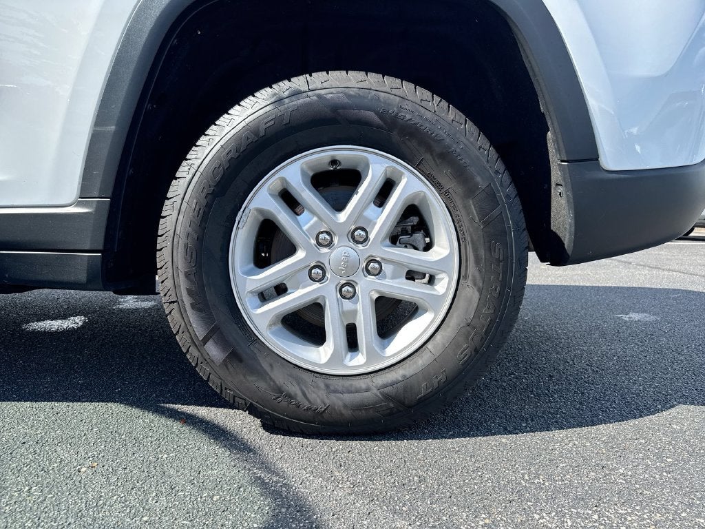 2024 Jeep Grand Cherokee Laredo