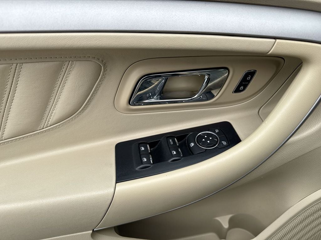 2016 Ford Taurus SE