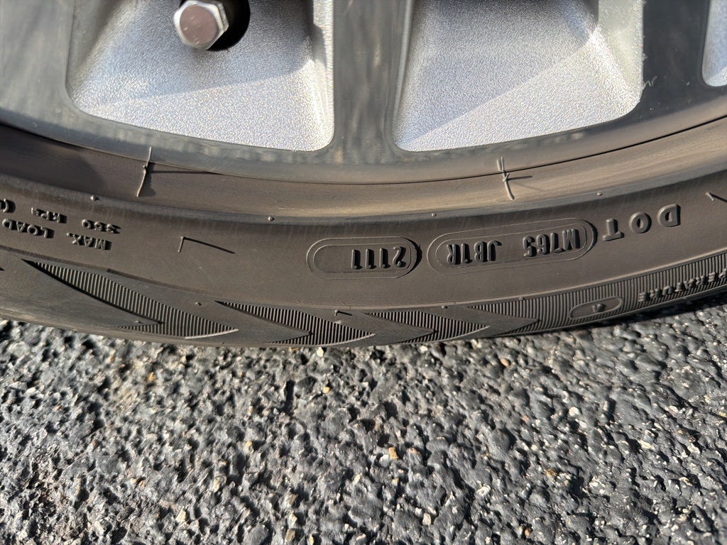 2004 Ford Thunderbird Base