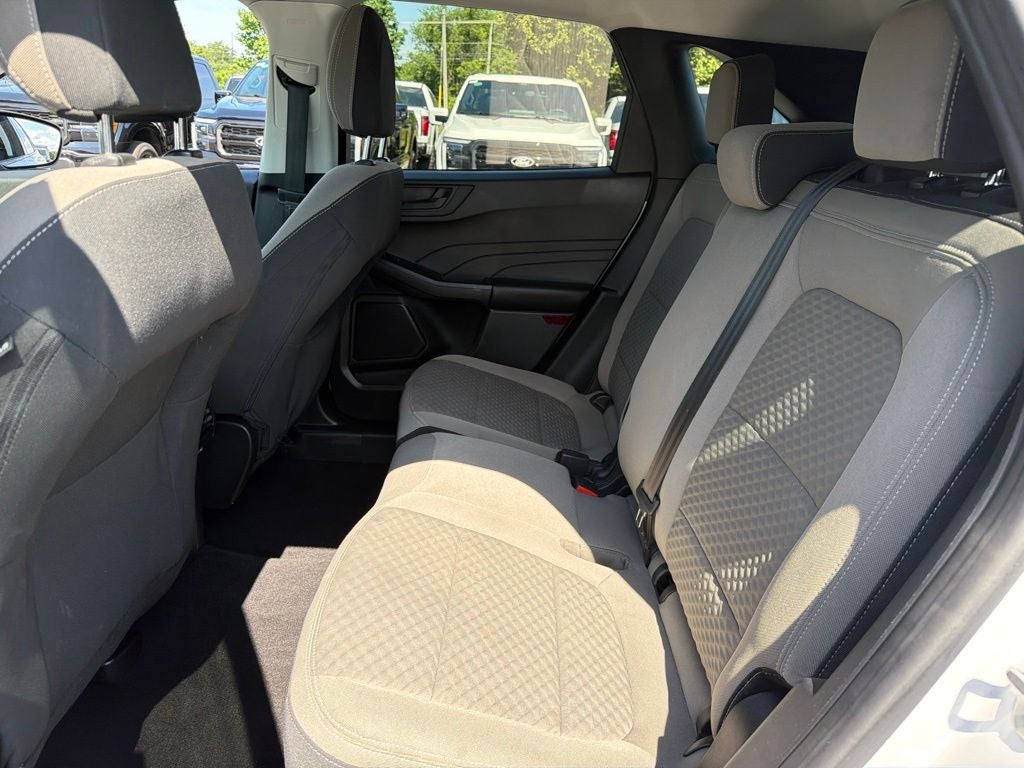 2022 Ford Escape Hybrid SE