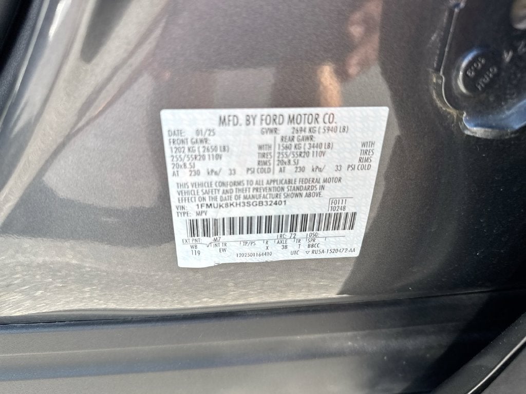 2025 Ford Explorer ST-Line