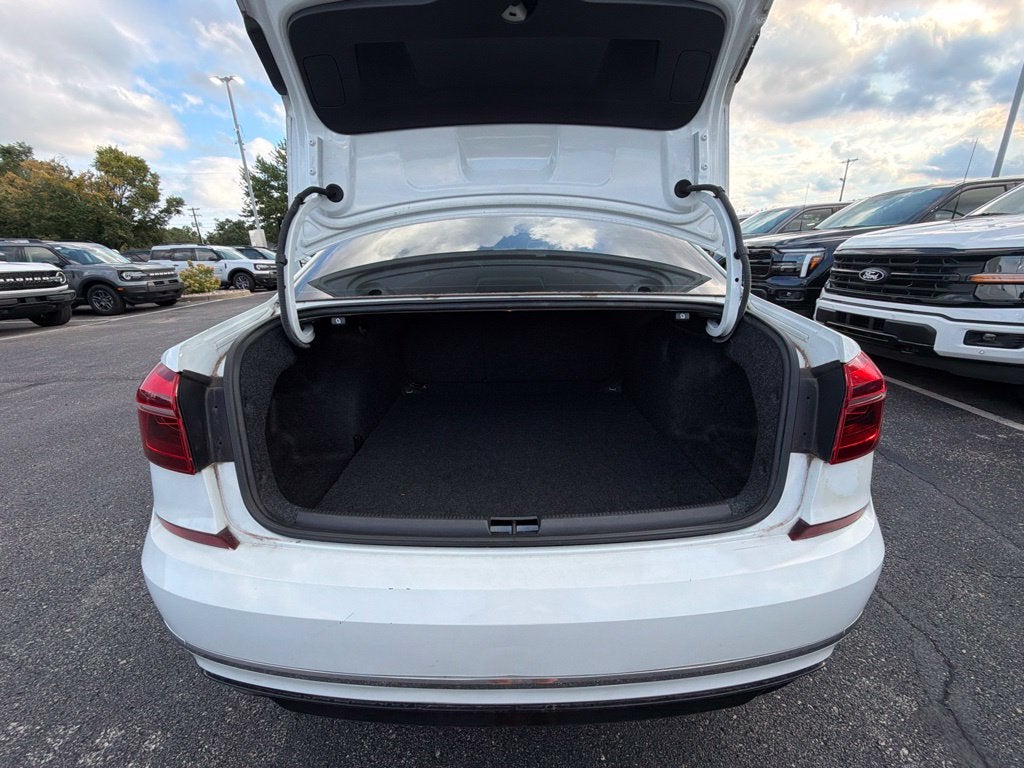 2018 Volkswagen Passat Base