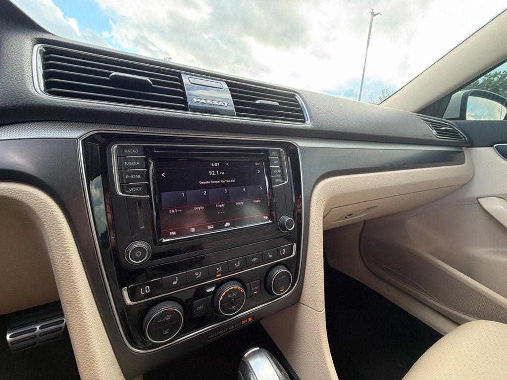 2018 Volkswagen Passat Base