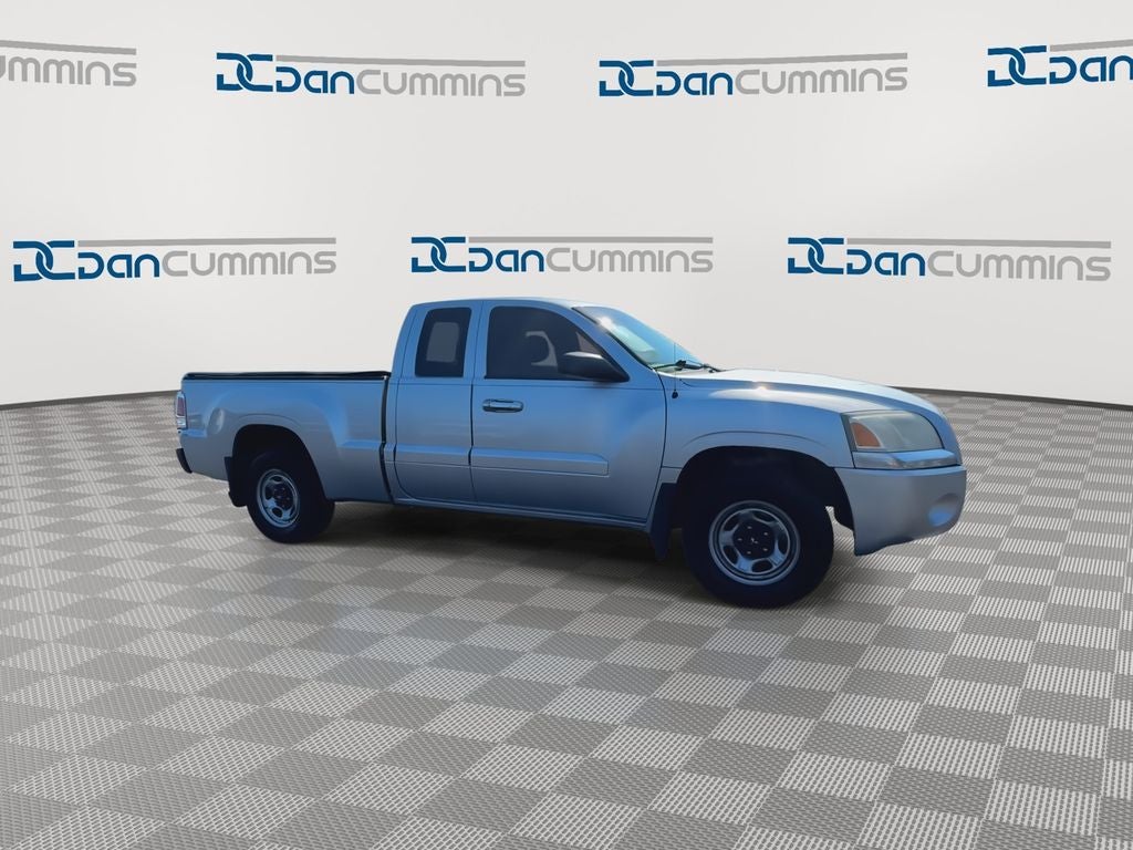 2007 Mitsubishi Raider LS