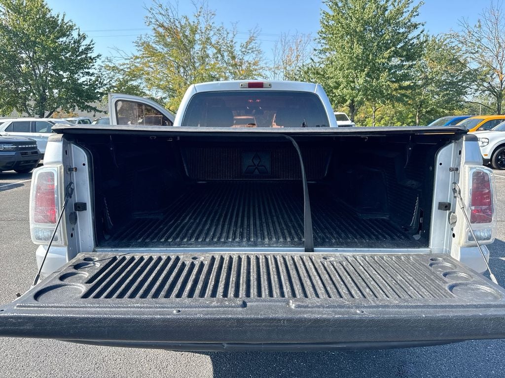 2007 Mitsubishi Raider LS