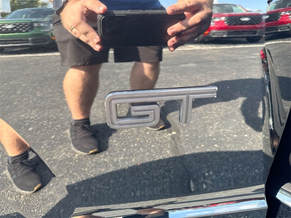 2005 Ford Mustang GT Premium