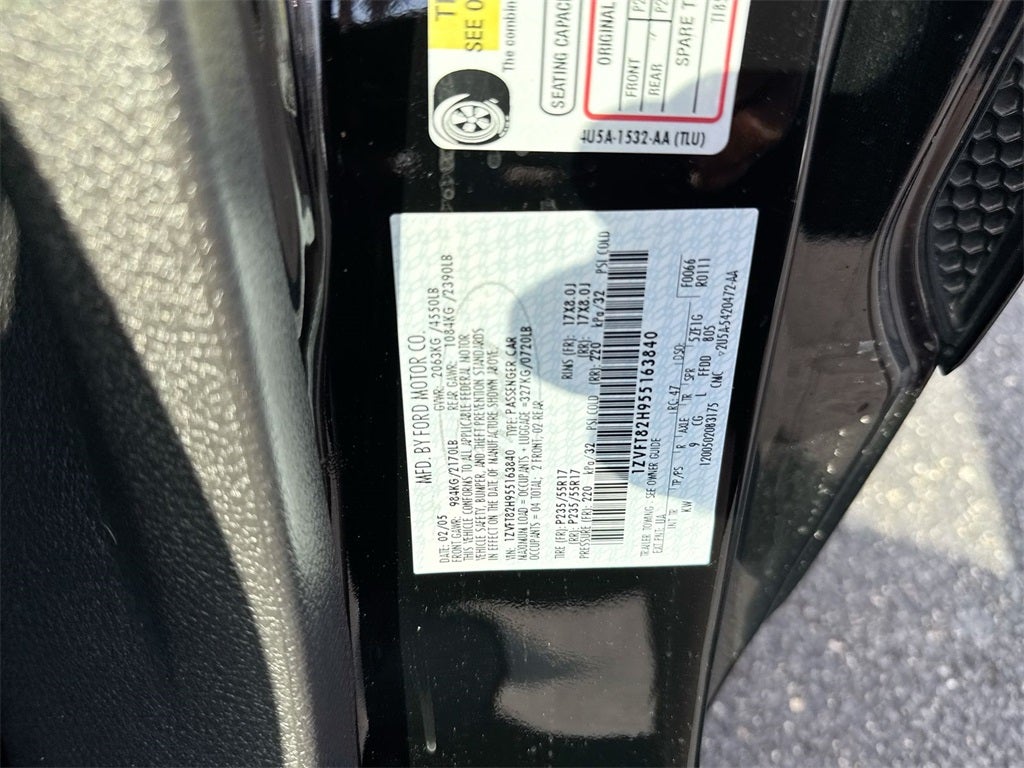 2005 Ford Mustang GT Premium