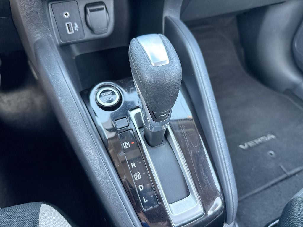 2021 Nissan Versa 1.6 SV