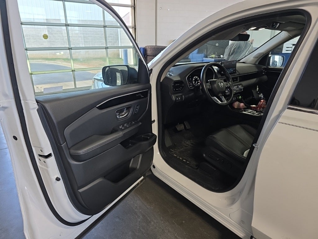 2025 Honda Pilot Base