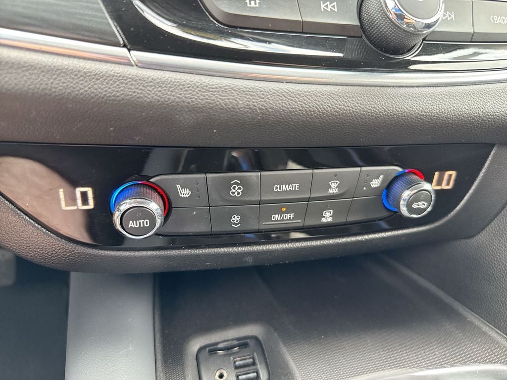 2021 Buick Enclave Essence
