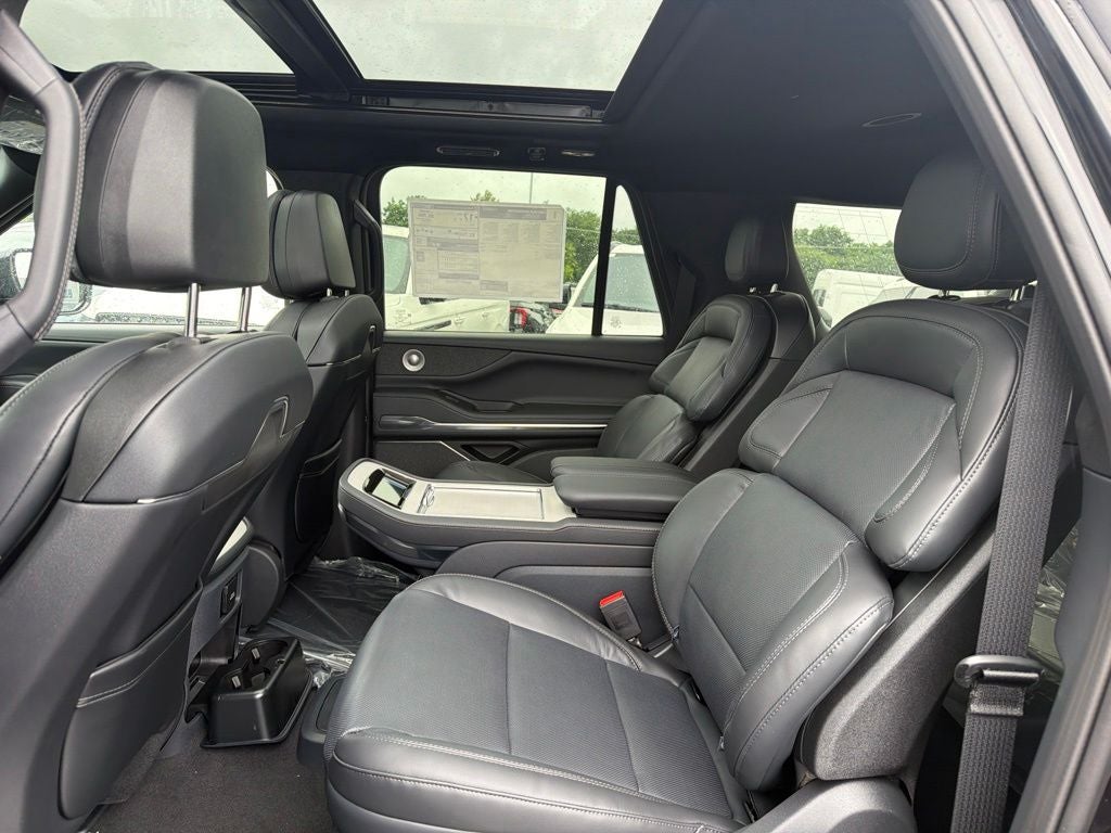 2027 Lincoln Navigator L Reserve