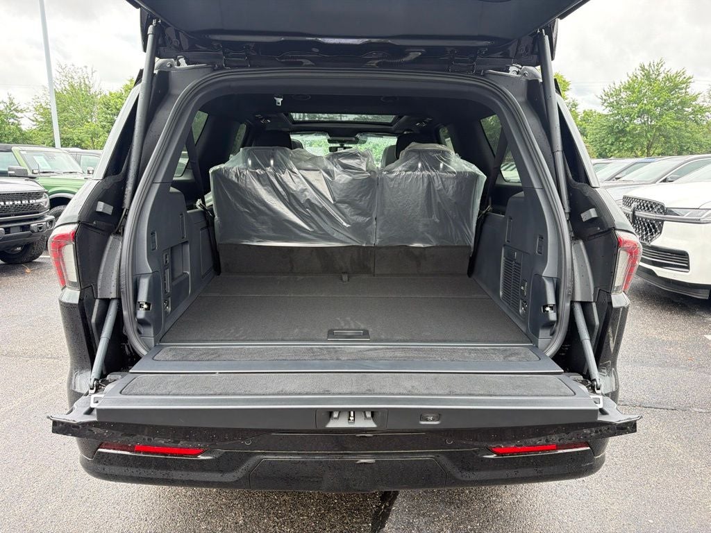 2027 Lincoln Navigator L Reserve