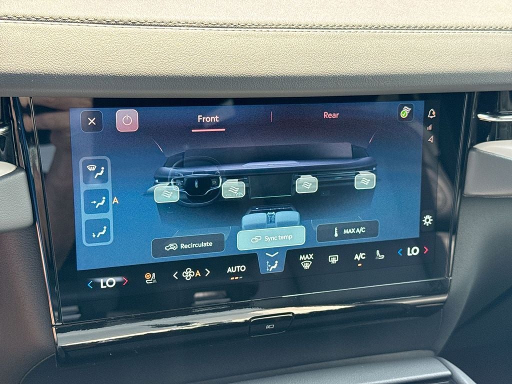 2027 Lincoln Navigator L Reserve