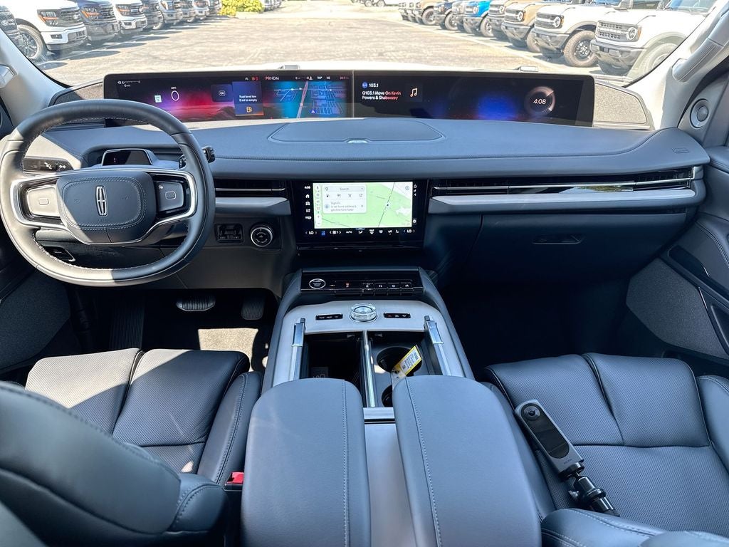 2027 Lincoln Navigator L Reserve