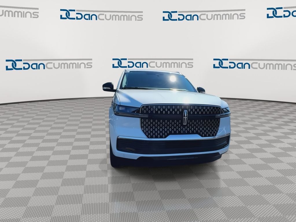 2027 Lincoln Navigator L Reserve