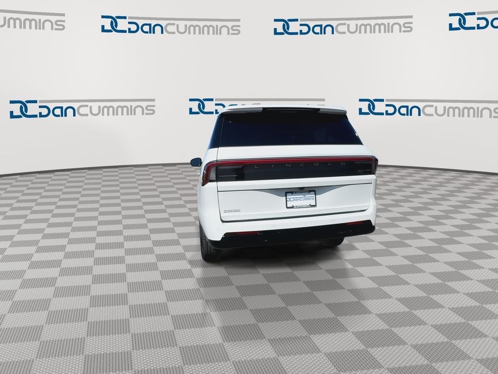 2027 Lincoln Navigator L Reserve