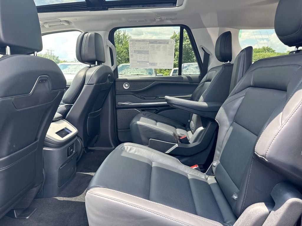 2027 Lincoln Navigator L Reserve