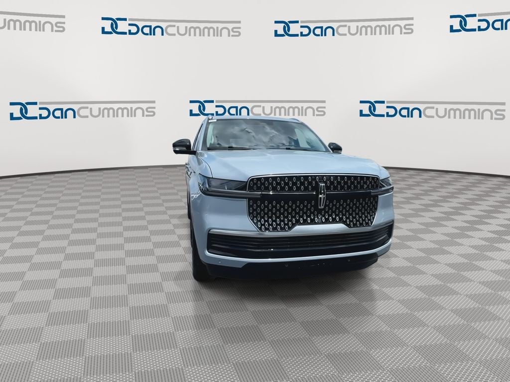 2027 Lincoln Navigator L Reserve