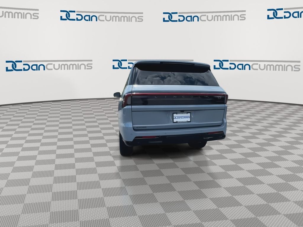 2027 Lincoln Navigator L Reserve