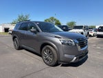 2023 Nissan Pathfinder SV