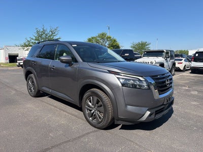 2023 Nissan Pathfinder SV