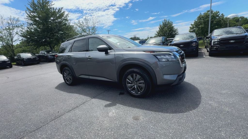 2023 Nissan Pathfinder SV