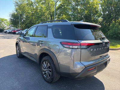 2023 Nissan Pathfinder SV