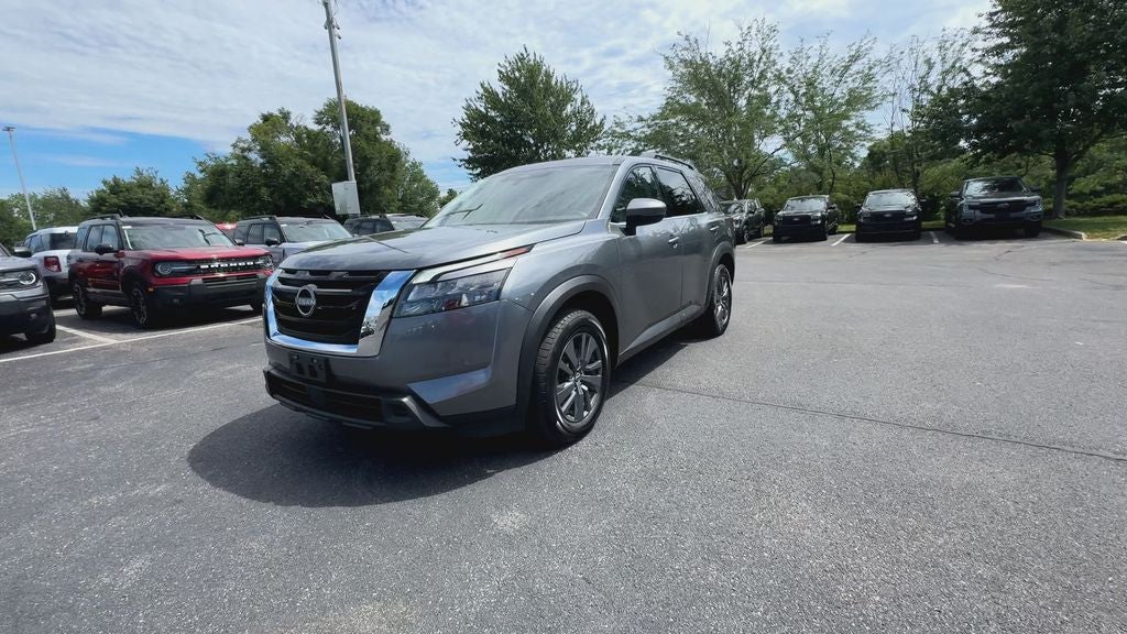 2023 Nissan Pathfinder SV