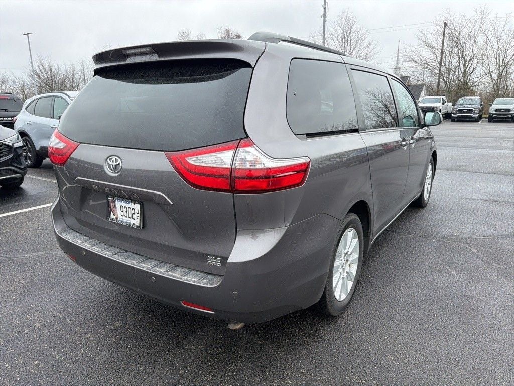 2017 Toyota Sienna XLE