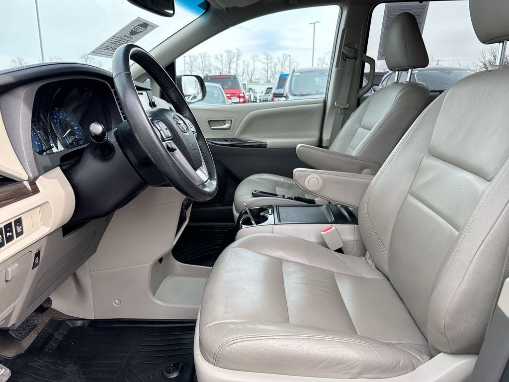 2017 Toyota Sienna XLE