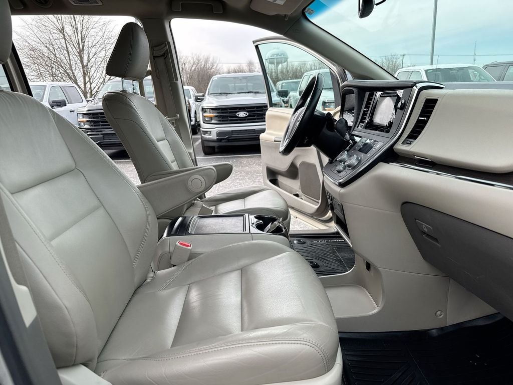2017 Toyota Sienna XLE