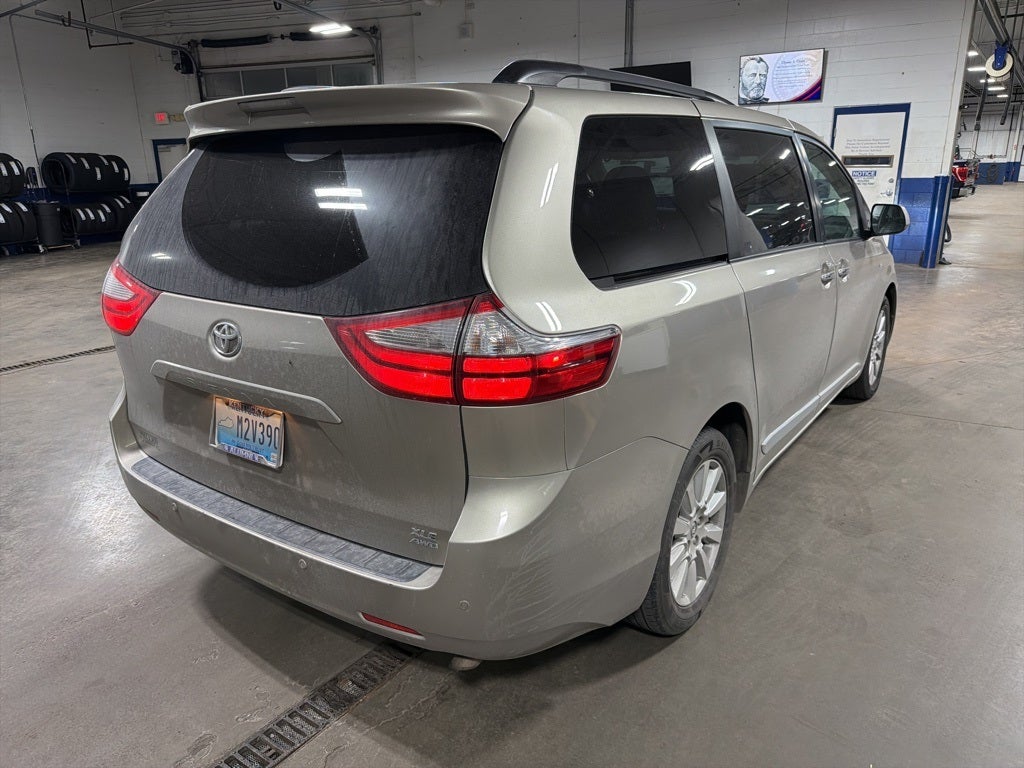 2017 Toyota Sienna Base