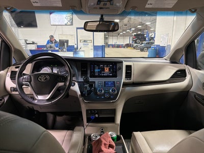 2017 Toyota Sienna Base