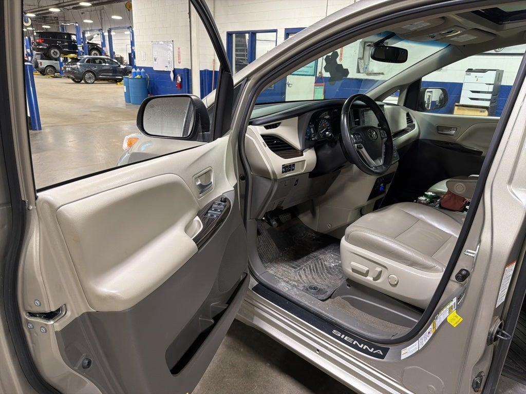2017 Toyota Sienna Base