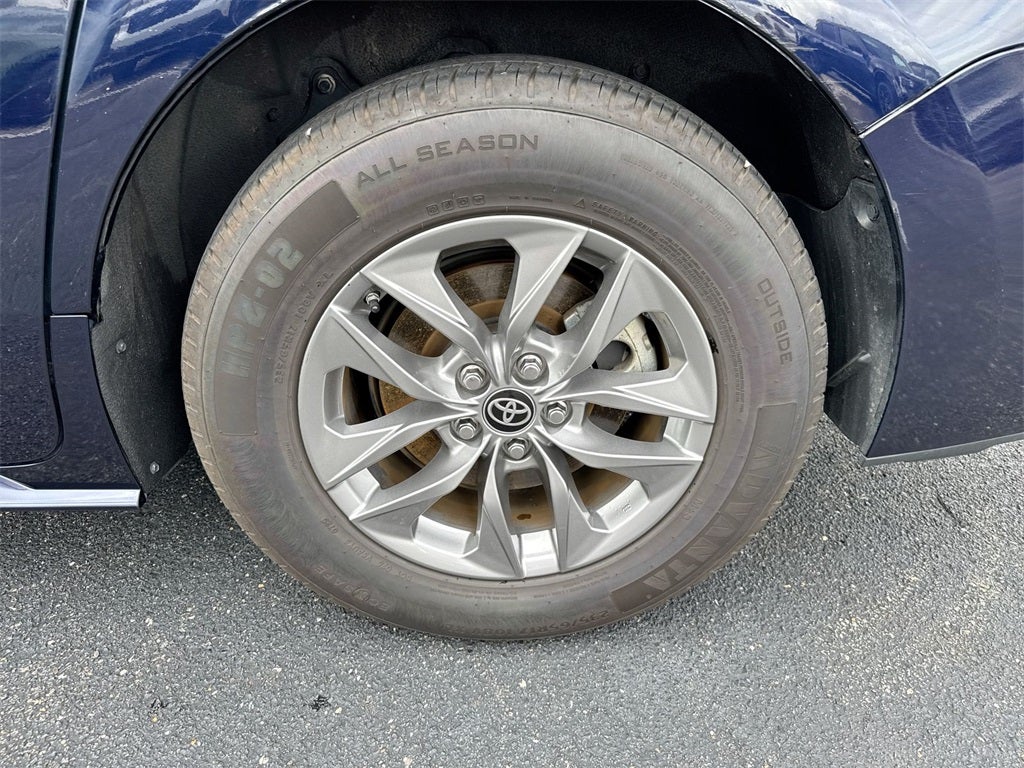 2024 Toyota Sienna LE