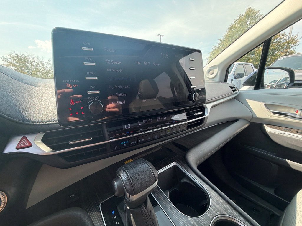 2021 Toyota Sienna Limited