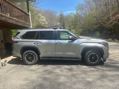 2024 Toyota Sequoia SR5