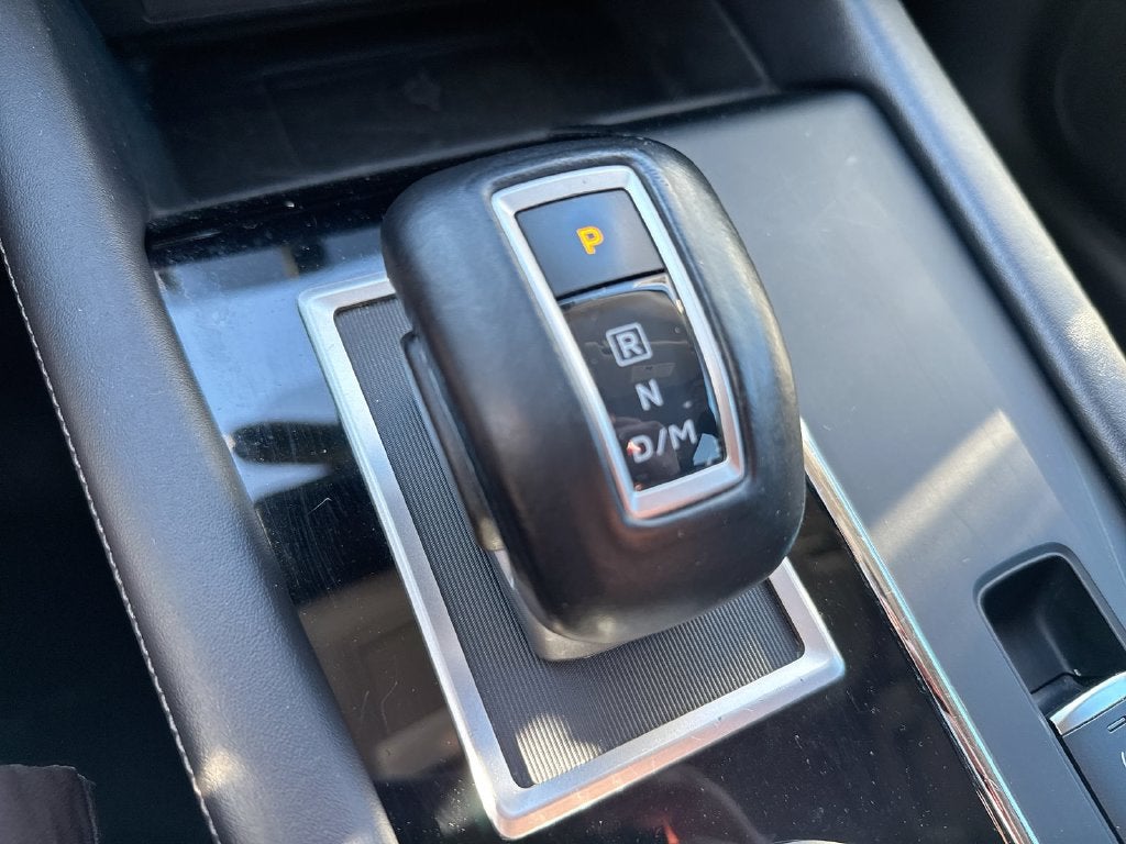 2024 Mitsubishi Outlander SE Black Edition w/Pano Roof