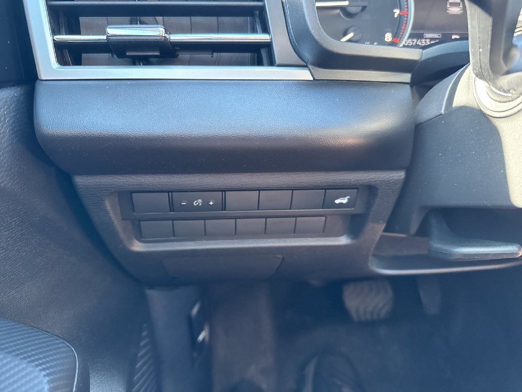 2024 Mitsubishi Outlander SE Black Edition w/Pano Roof