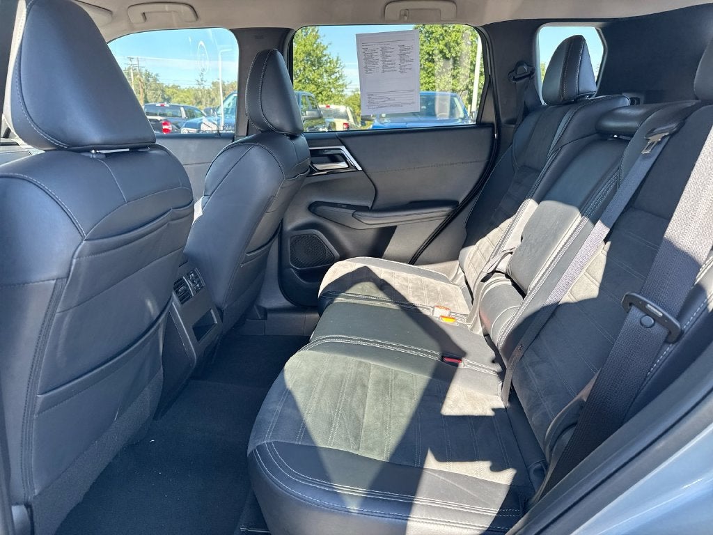 2024 Mitsubishi Outlander SE Black Edition w/Pano Roof