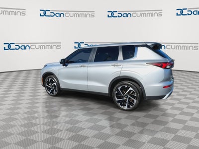 2024 Mitsubishi Outlander SE Black Edition w/Pano Roof