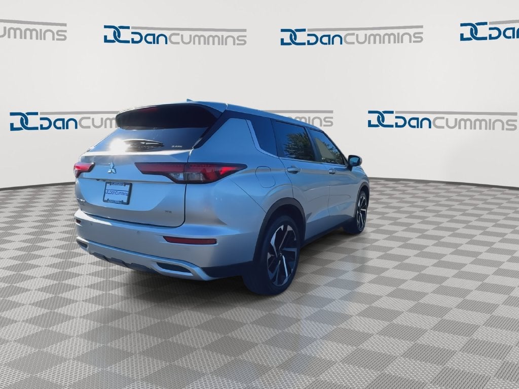 2024 Mitsubishi Outlander SE Black Edition w/Pano Roof