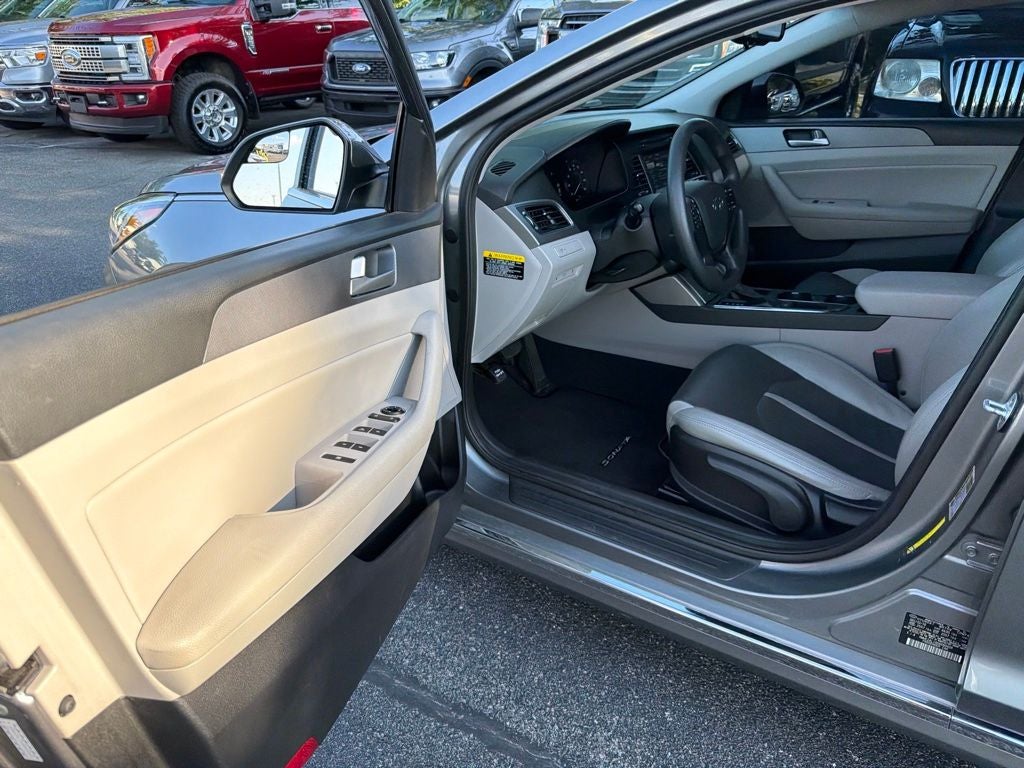 2017 Hyundai Sonata Hybrid SE