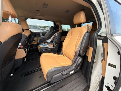 2022 Kia Carnival LX